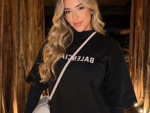 SamanthaBlondie — ImLive Photo Set