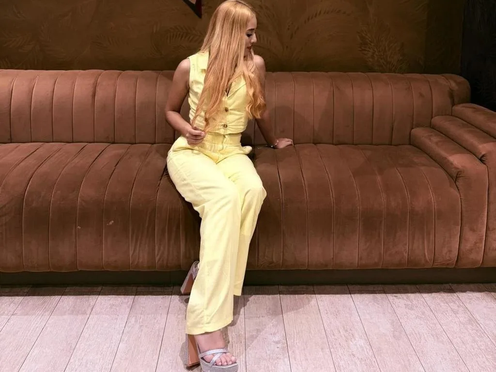 emmawatBuddy — ImLive Photo Set