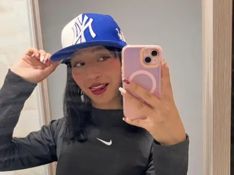 Nyxiere687 — ImLive Photo Set