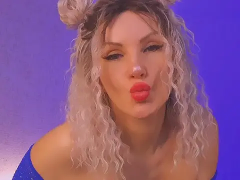 xMercedeswoman — ImLive Photo Set