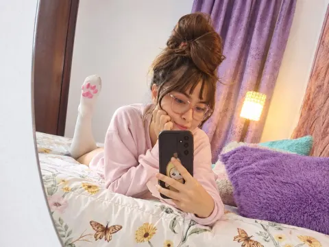 IsabelaPetit — ImLive Photo Set