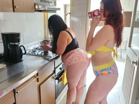 PenelopeAndMarilyn — ImLive Photo Set