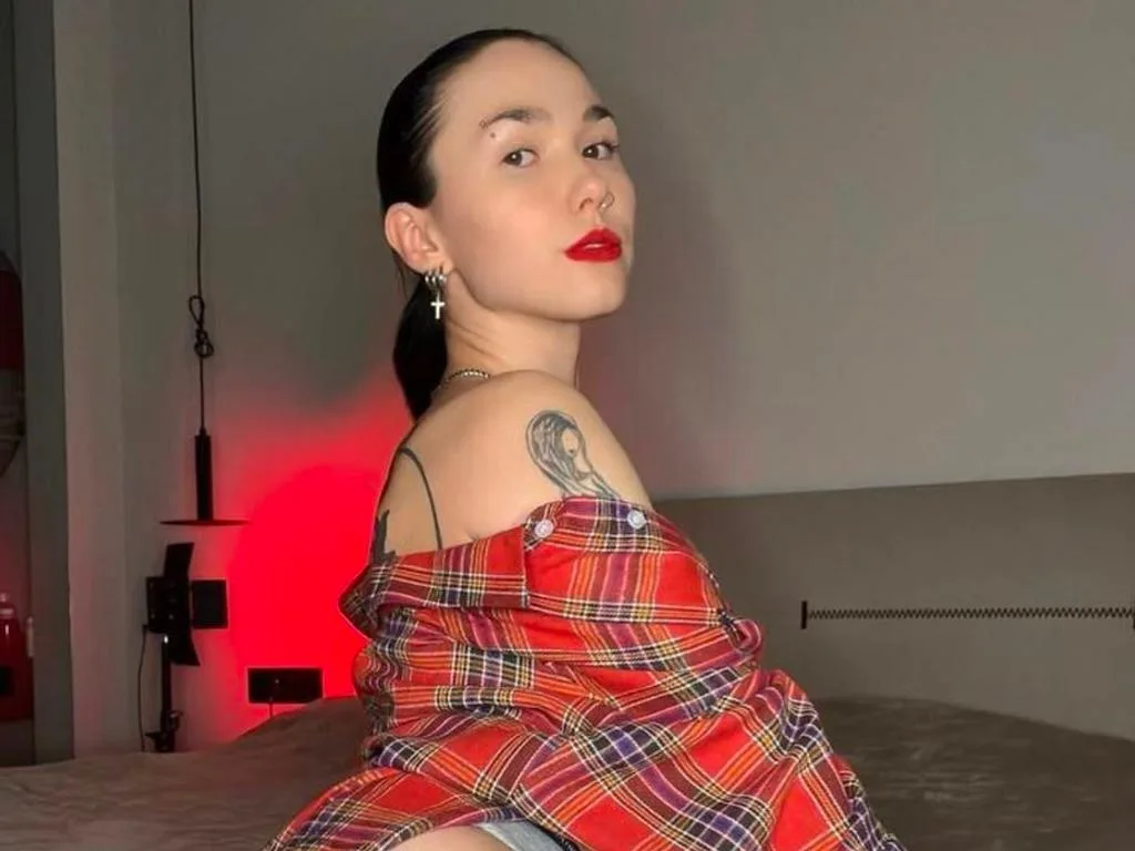 AdelineValentine — ImLive Photo Set