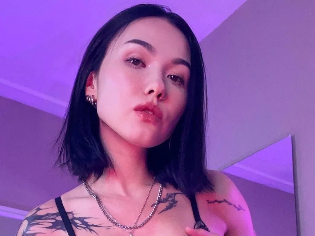 AdelineValentine — ImLive Photo Set