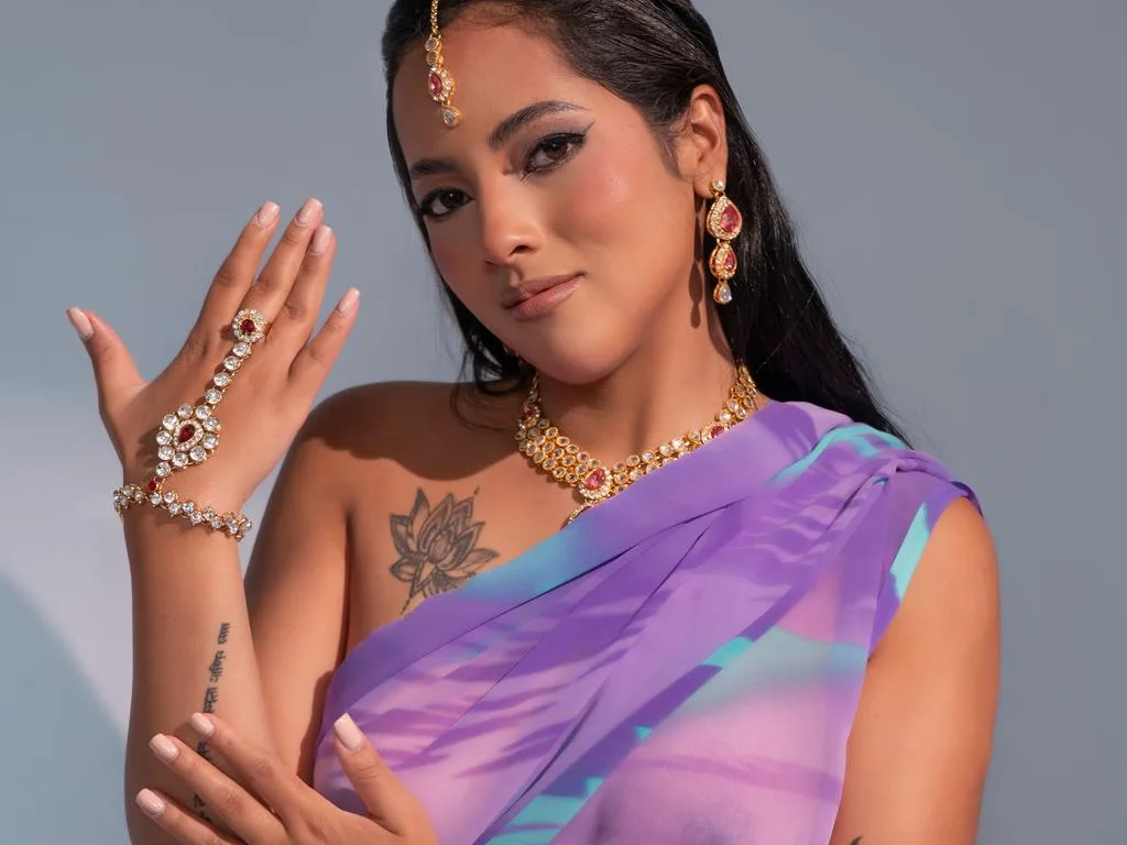 AnushkaChopra — ImLive Photo Set