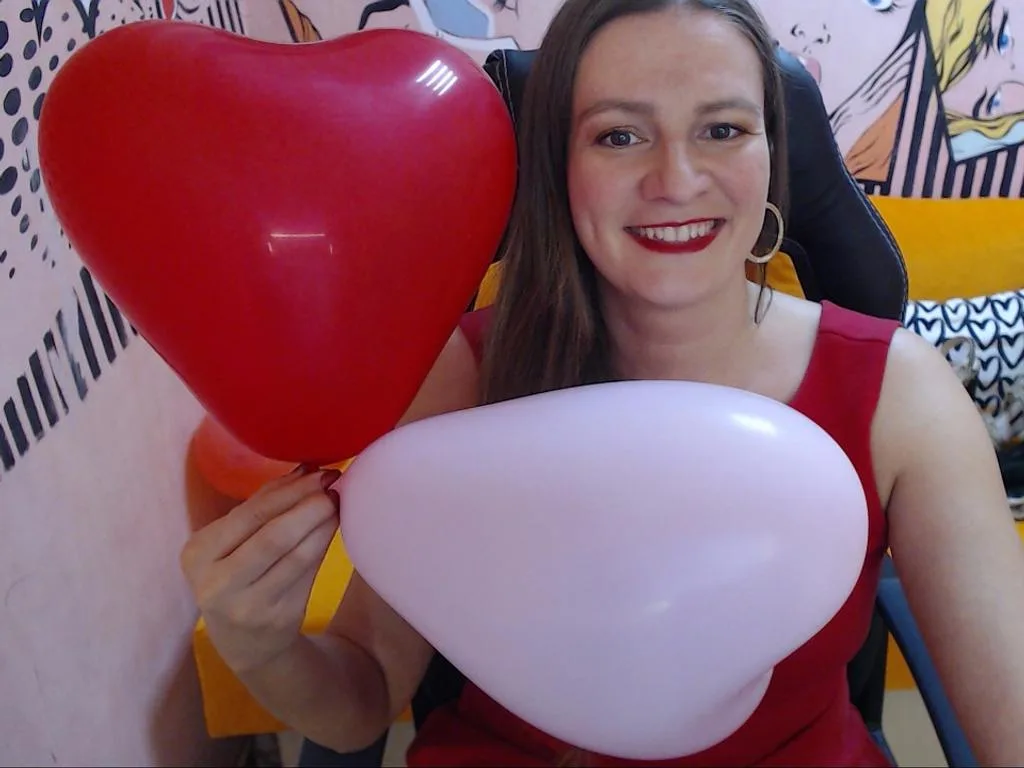 BellaGoldis — ImLive Photo Set