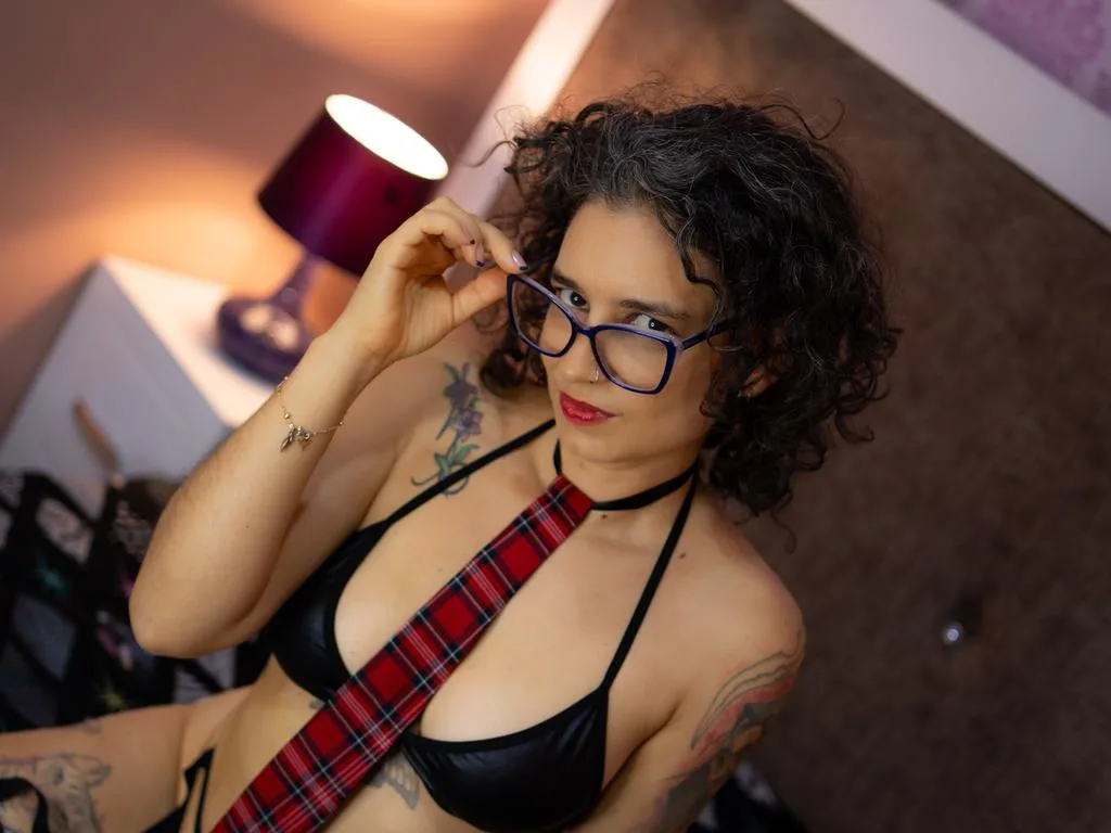 MadisonStuartt — ImLive Photo Set