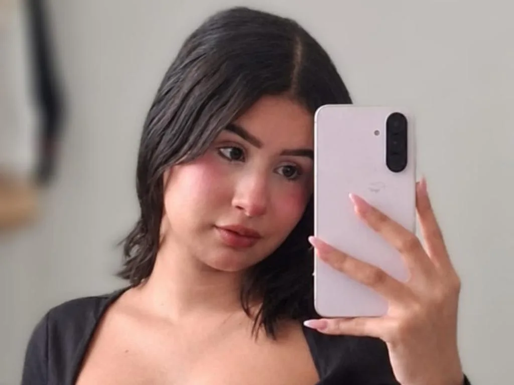 Juliieta23 — ImLive Photo Set