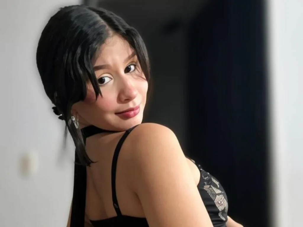 Juliieta23 — ImLive Photo Set