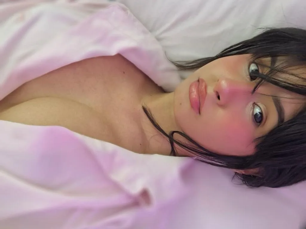 Juliieta23 — ImLive Photo Set