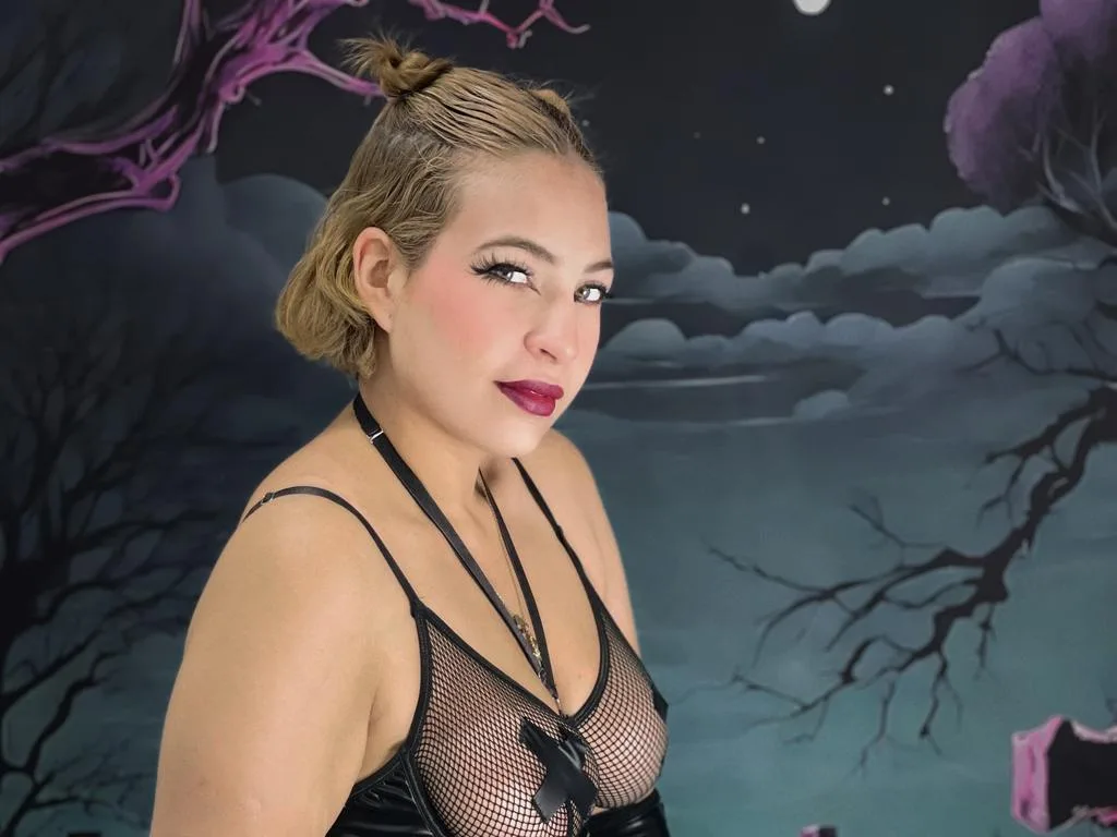 AmilaValentinee — ImLive Photo Set