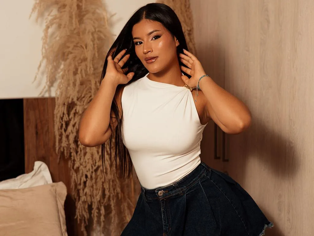 IssaValdez — ImLive Photo Set