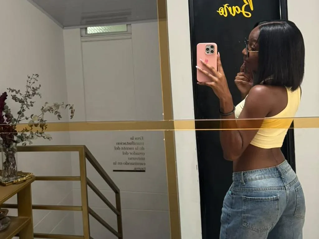 ScarletJackson — ImLive Photo Set