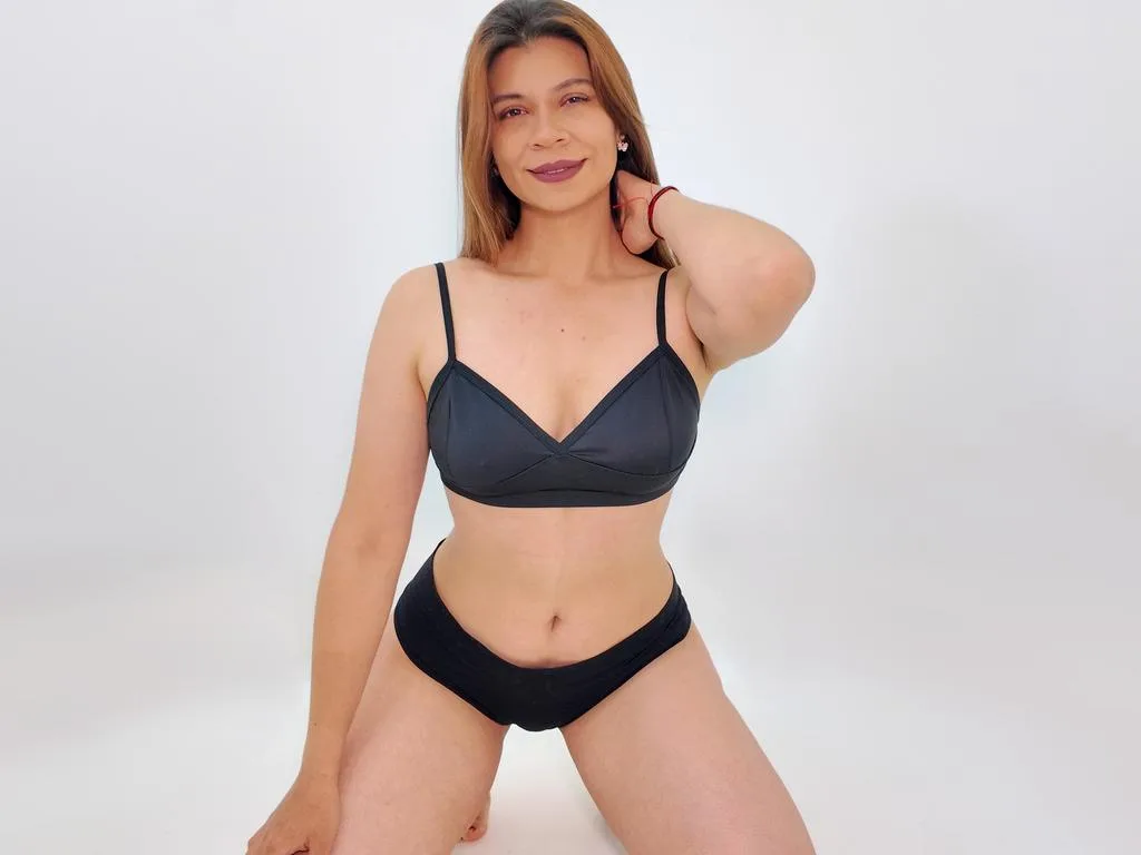 Alahia — ImLive Photo Set
