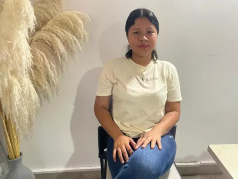 HilaryVivesS cam model