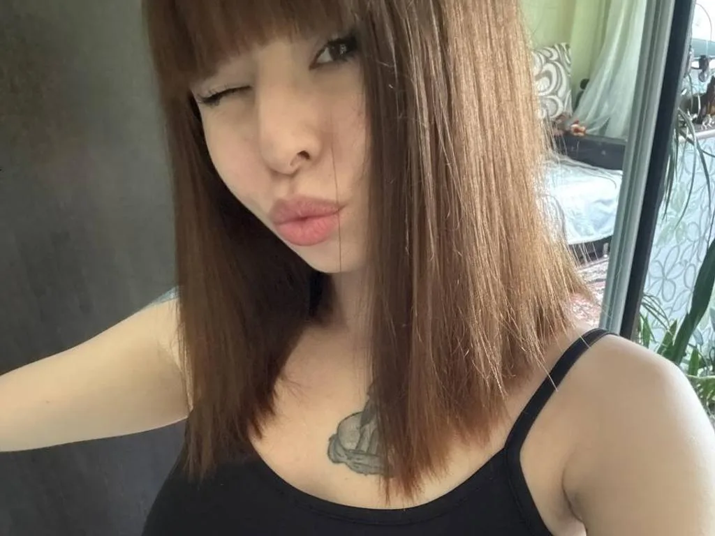 AmelliLess — ImLive Photo Set