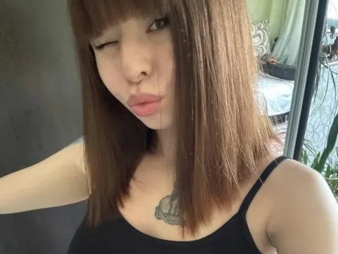 AmelliLess cam model