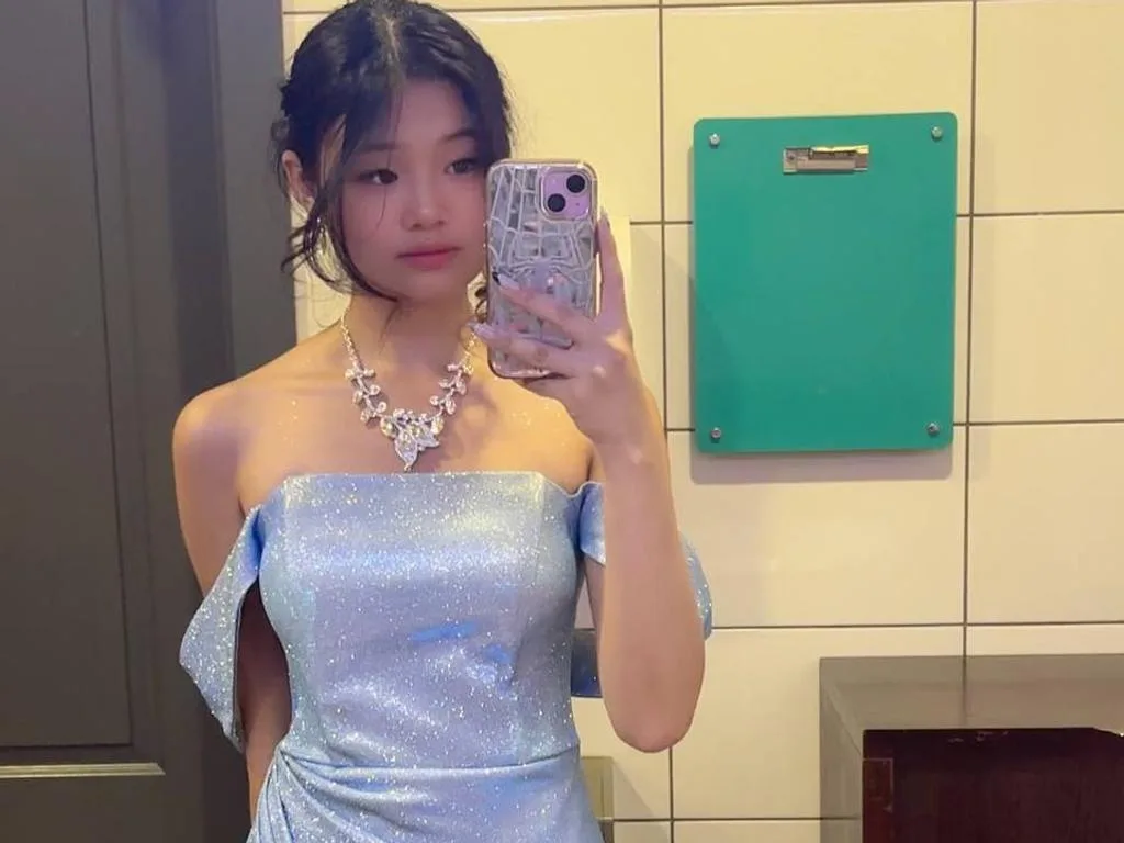 TinyYuna_ — ImLive Photo Set