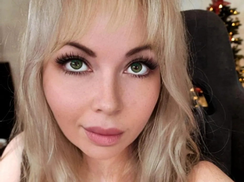 WhitneyLynn — ImLive Photo Set