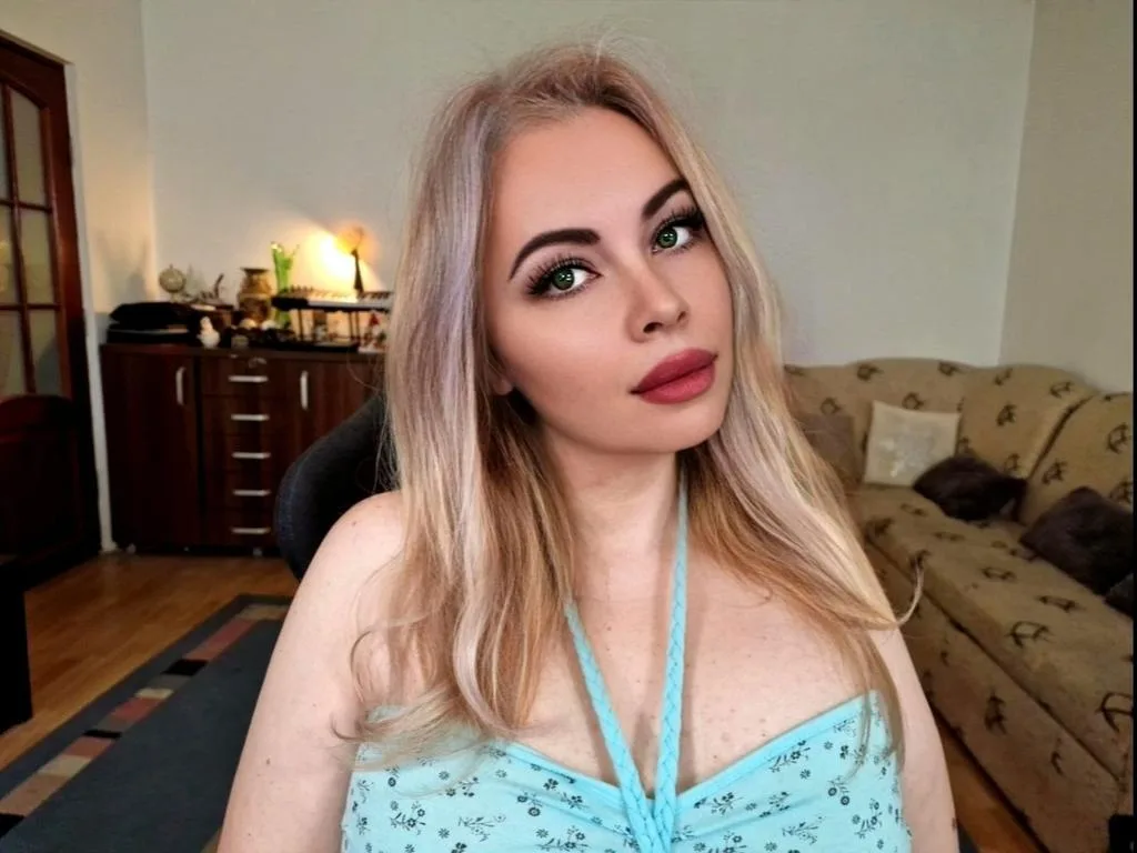 WhitneyLynn — ImLive Photo Set