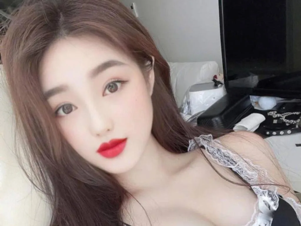 jully99 — ImLive Photo Set