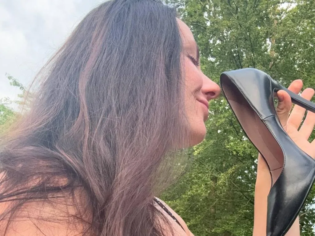 Kinky_Heels