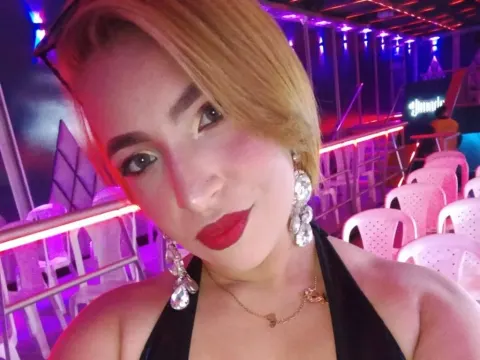 AmilaValentinee cam model