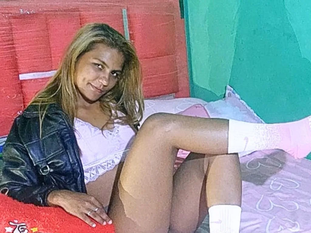 Stephaniee — ImLive Photo Set