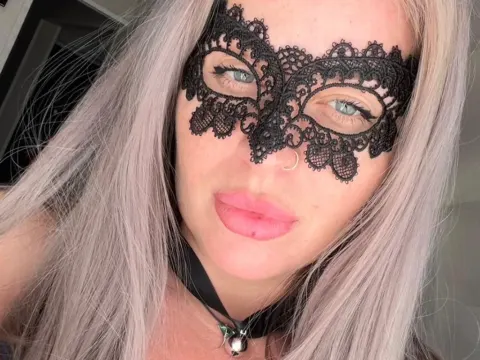 MilaMeFresh — ImLive cam model