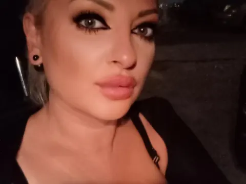 AliceXs — ImLive cam model