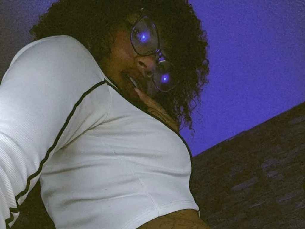 Morena_FireVs — ImLive Photo Set