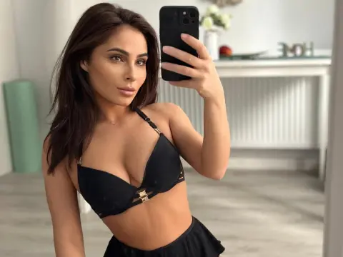 SarahSkye895 cam model