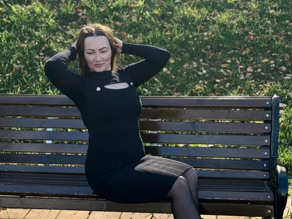 Viki77 — ImLive Photo Set