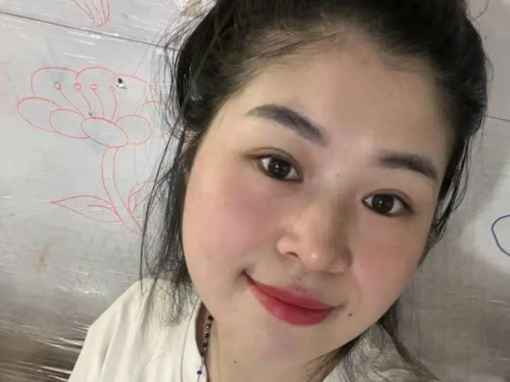 Julia5 — ImLive Photo Set