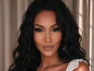 AleciaX cam model
