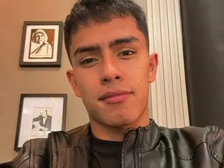 AlejoJones cam model