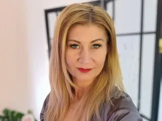 AlexaDaddario cam model