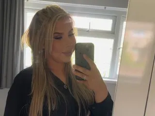 AlexisElle cam model