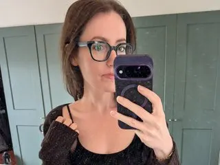 AliceVictoria cam model