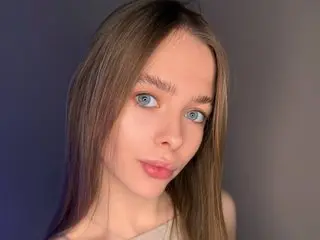 AmandaSayfried cam model