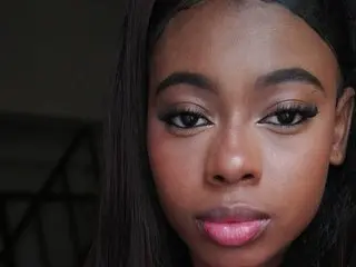 AmaraBennett cam model