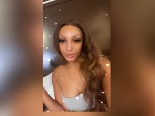 Ameliaamone cam model