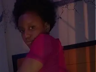 Amiraluciennex cam model