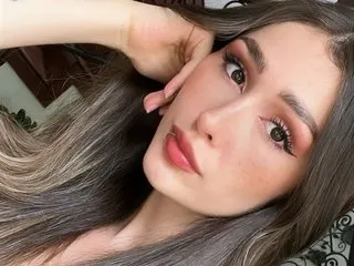 AmyBeee cam model