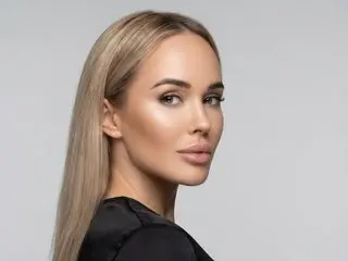 AnellaSmitt cam model