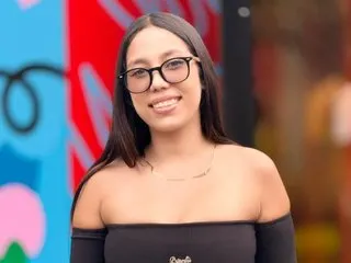 AriaLuxx cam model