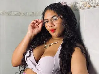 AshleyJeneer cam model