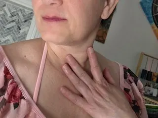 AuroraWillowsYogaMilf cam model