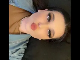 Baditchkitty77 cam model