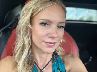 BellaBare cam model